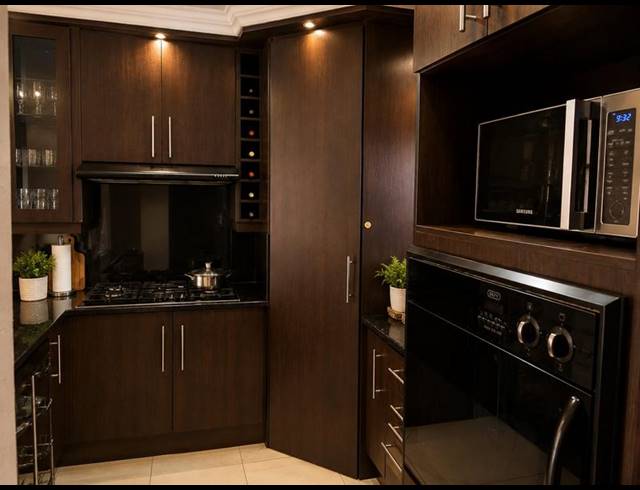 4 BEDROOM HOUSE FOR SALE IN THATCHFIELD